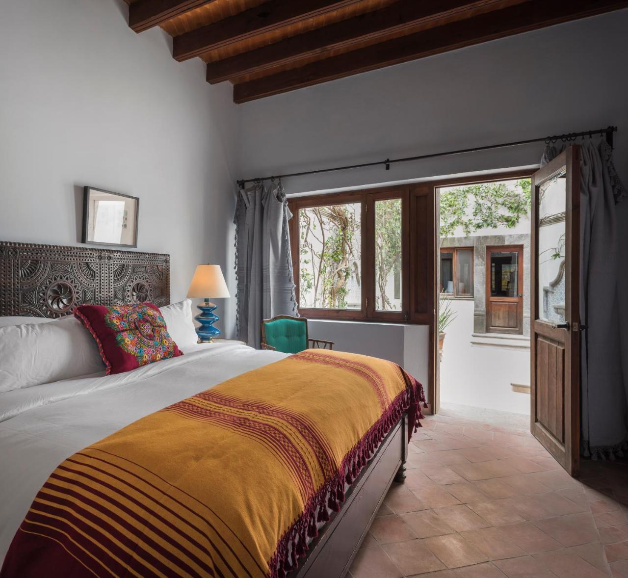 Hotel Amparo 3*